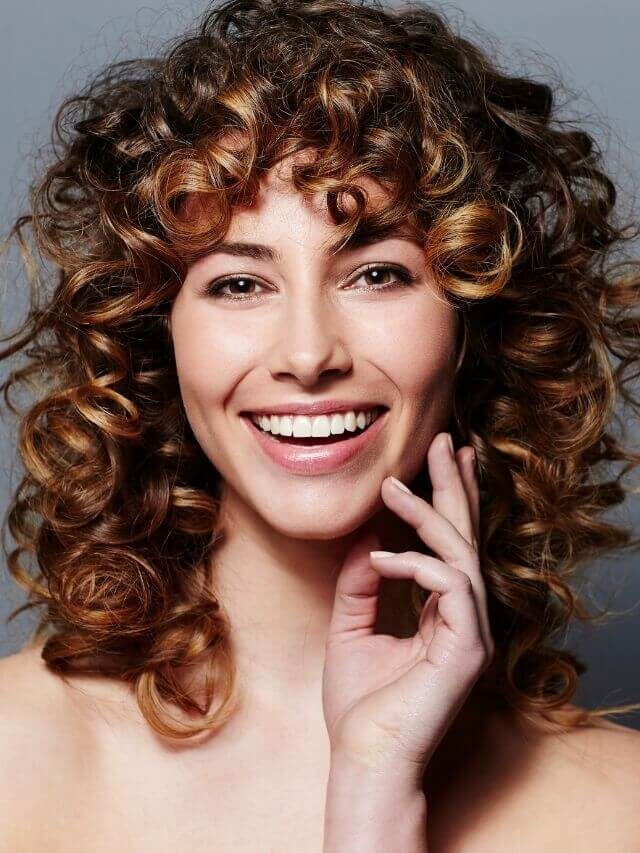 4 STEPS TO COMBING CURLY HAIR